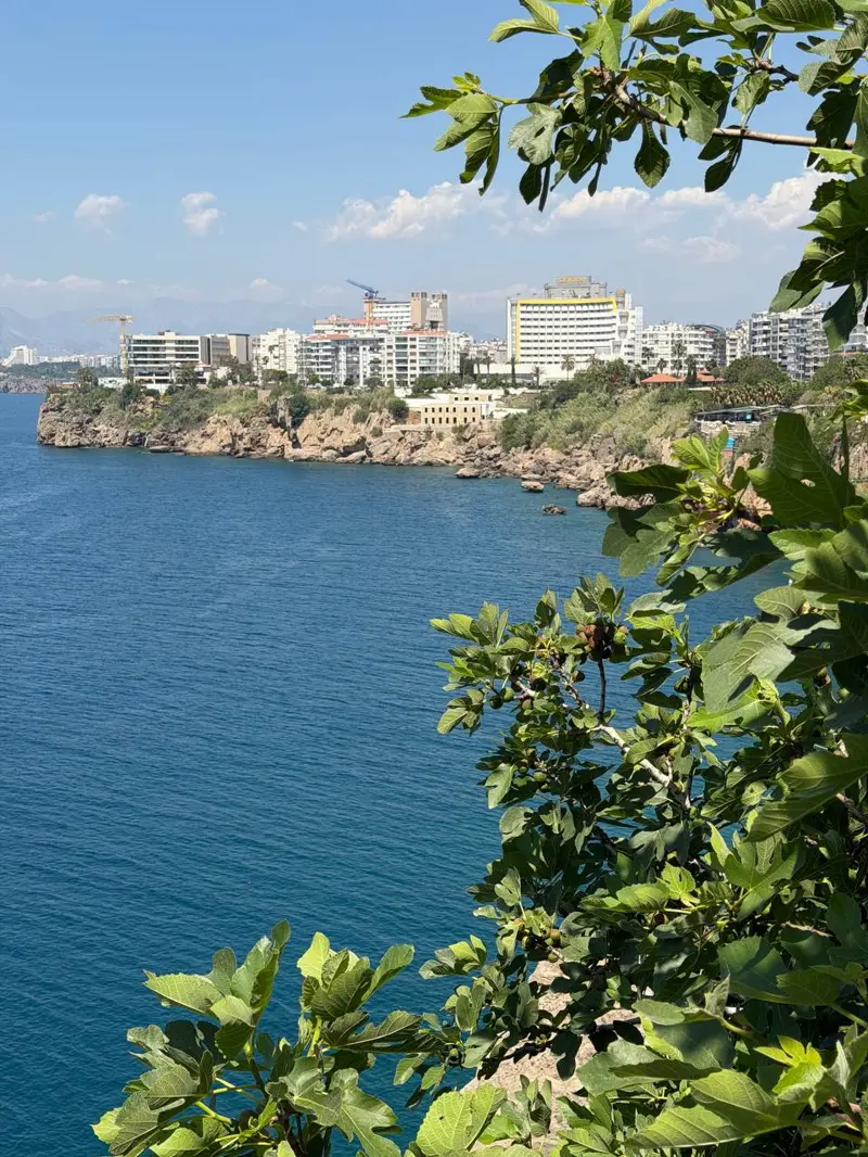 Квартира 3+1 с панорамным видом на море в Ларе